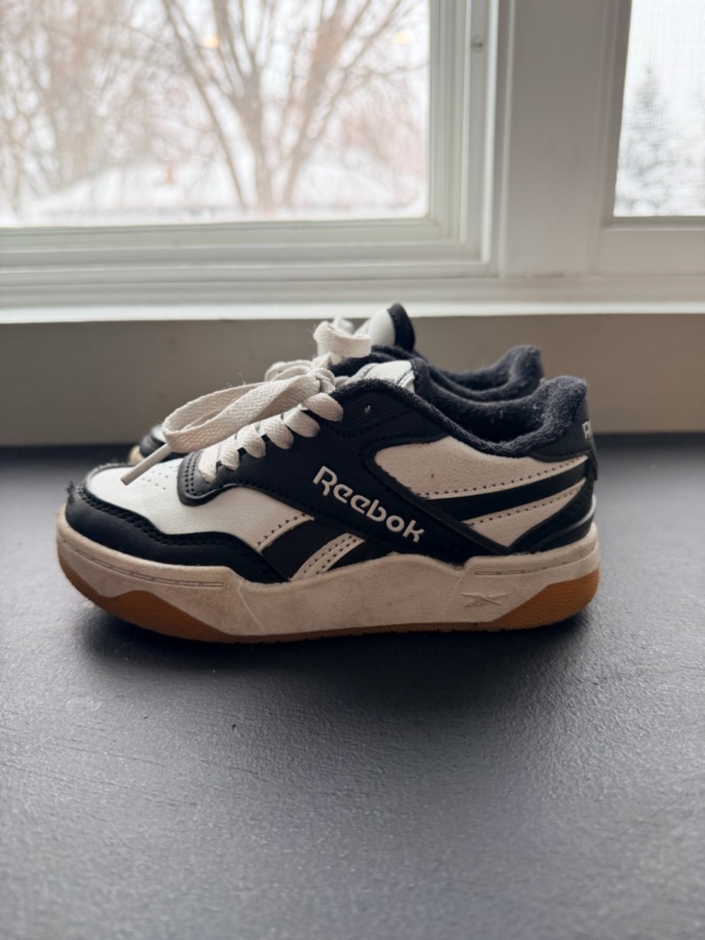 Reebok Court Drift Kids Low-Top Sneakers in Black, White and Gum